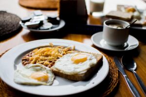 授乳中の食事管理で気を付けるべきポイントは？